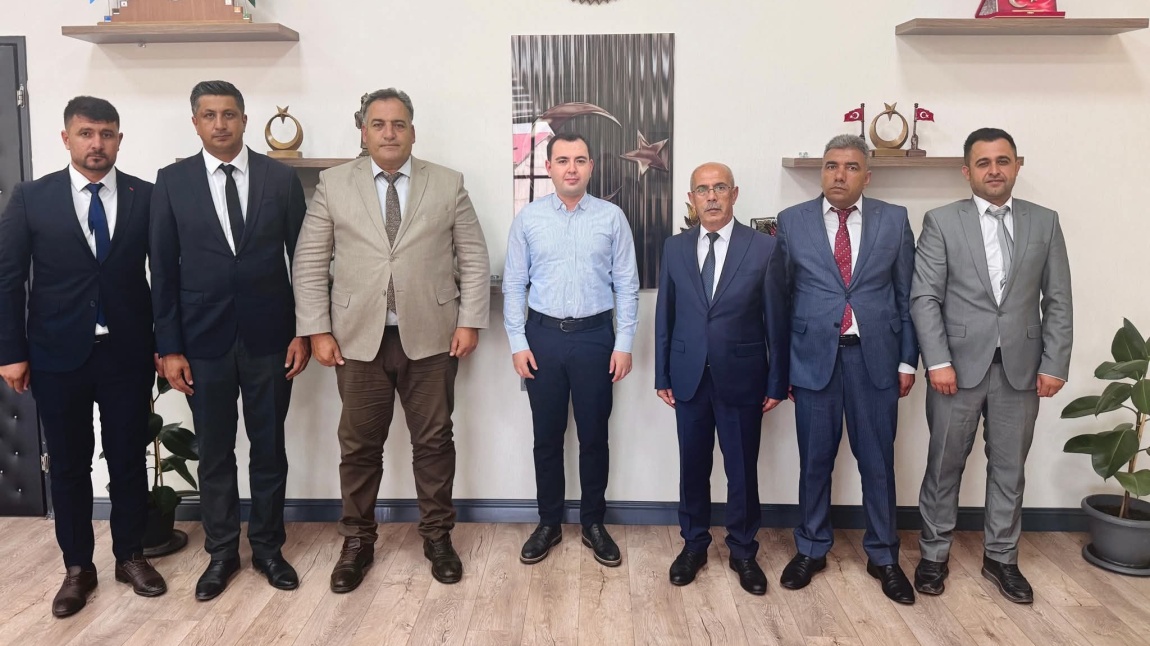Hasköy Kaymakamımız Sayın İsmail Güney, Yeni Atanan İdarecileri Kabul Etti